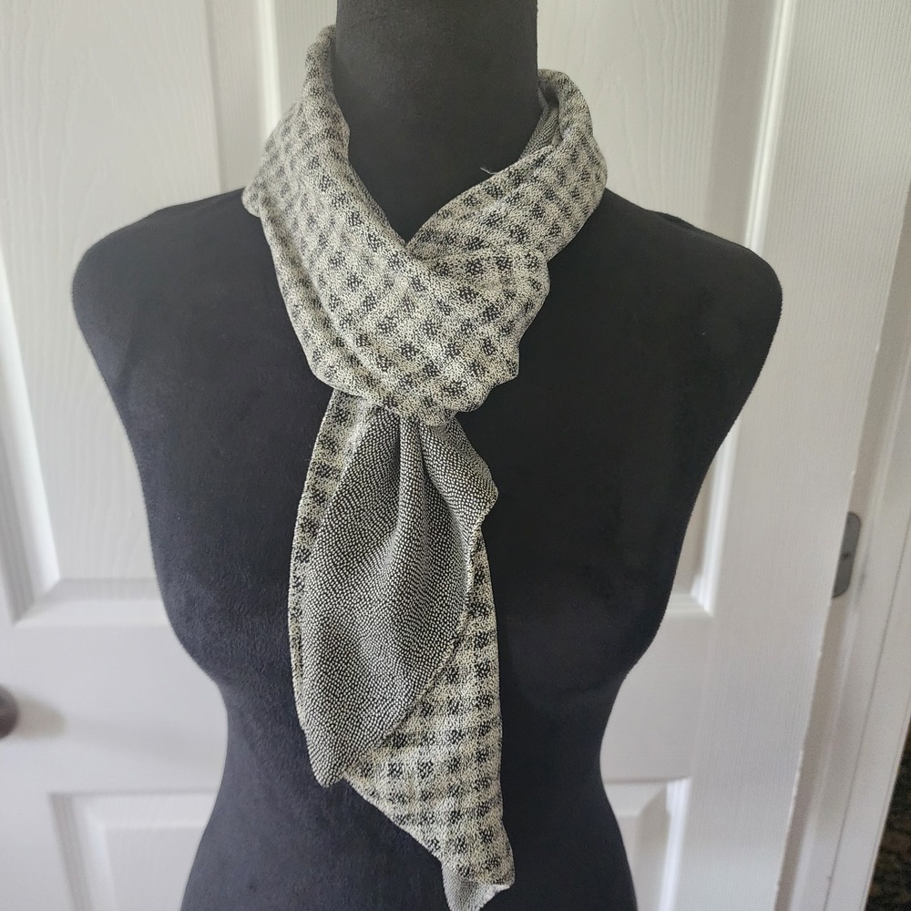 Vintage 90's First Issue American Design Scarf 2 tone Print In Gray/Black